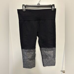 Like New Lululemon Seamlessly Street Crop
